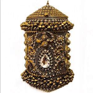 ROYAL VINTAGE BAGS in silver and gold options.